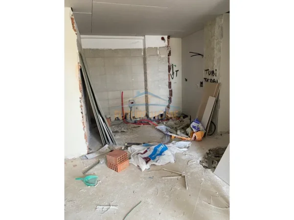 Tirane, shitet apartament 2+1 Kati 9, 96 m² 160.000 € (Unaza e re pranë Bar " Bohem")