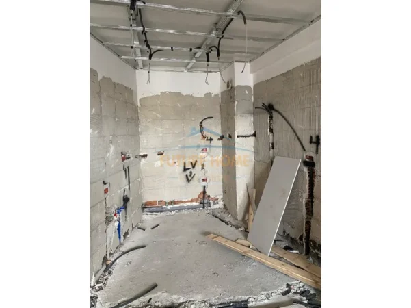 Tirane, shitet apartament 1+1 Kati 9, 68 m² 110.000 € (Unaza e re pranë Bar " Bohem")