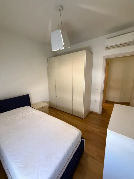 Tirane, jepet me qera Vile 3+1 , 170 m² 2.800 € (White House, TEG)