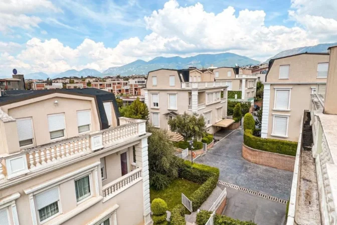 Tirane, jepet me qera Vile 3+1 , 170 m² 2.800 € (White House, TEG)