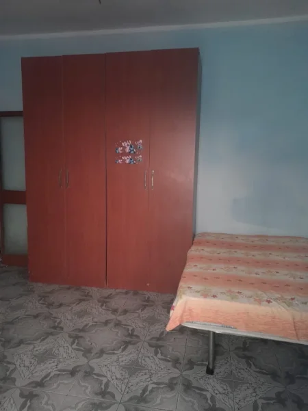 Tirane, jepet me qera garsonier Kati 1, 25 m² 230 € (Rruga e kavajes)