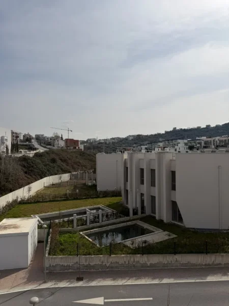 Tirane, shitet apartament 2+1 Kati 2, 126 m² 380.000 € 