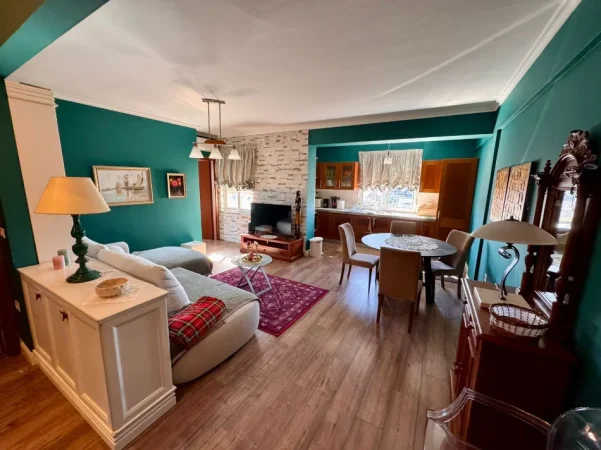 Tirane, jepet me qera apartament 2+1+Ballkon Kati 9, 87 m² 750 € (Rruga e Kavajes)