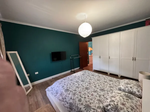 Tirane, jepet me qera apartament 2+1+Ballkon Kati 9, 87 m² 750 € (Rruga e Kavajes)