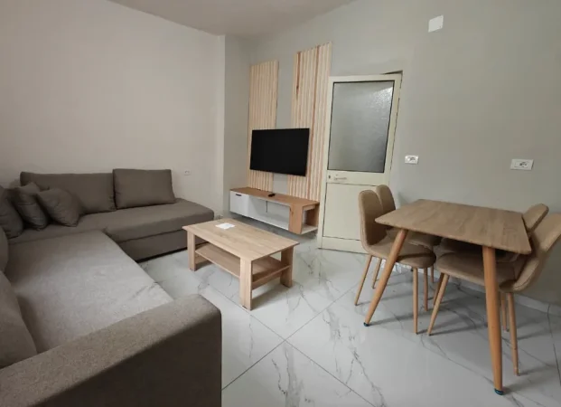 Tirane, jepet me qera apartament 1+1 Kati 2, 380 € (shkolla gjon buzuku)