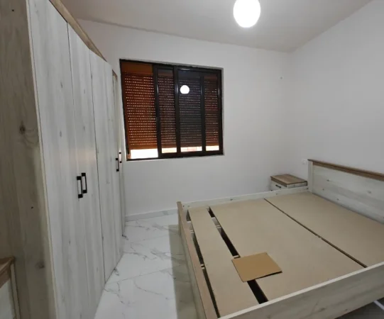 Tirane, jepet me qera apartament 1+1 Kati 2, 380 € (shkolla gjon buzuku)