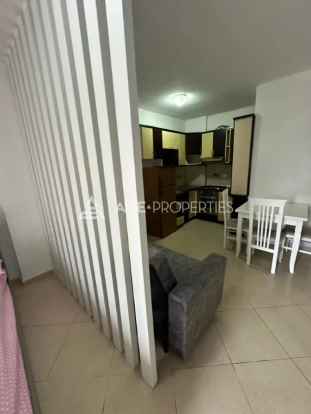 Durres, jepet me qera garsonier 1+1 Kati 2, 40 m² 300 € (Durres,Plazh)