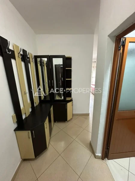 Durres, jepet me qera garsonier 1+1 Kati 2, 40 m² 300 € (Durres,Plazh)