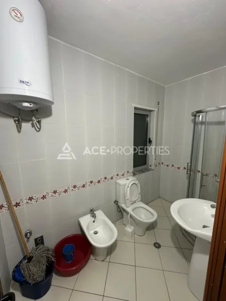 Durres, jepet me qera garsonier 1+1 Kati 2, 40 m² 300 € (Durres,Plazh)