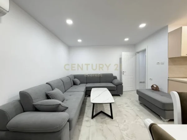 Tirane, jepet me qera apartament 2+1 Kati 2 ,Te Pediatria, 61 m² 600 €