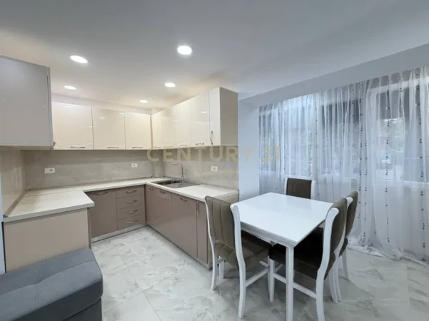 Tirane, jepet me qera apartament 2+1 Kati 2 ,Te Pediatria, 61 m² 600 €