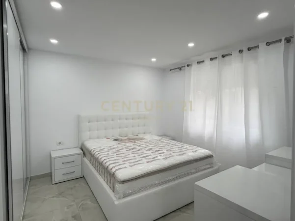 Tirane, jepet me qera apartament 2+1 Kati 2 ,Te Pediatria, 61 m² 600 €