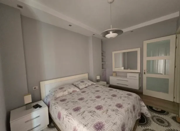 Tirane, jepet me qera apartament 2+1 Kati 4, 100 m² 60.000 € 