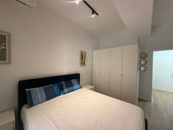 Tirane, jepet me qera apartament 1+1 Kati 1, prane Petroninit. 40 m² 600 €