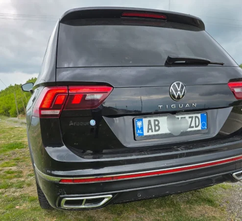 Tirane, shes makine Tiguan 2022 SEL R Line Versioni face-lift 2.0 benzine automat extrafull Benzin, e zeze automatik Kondicioner 162.000 km 21.500 €