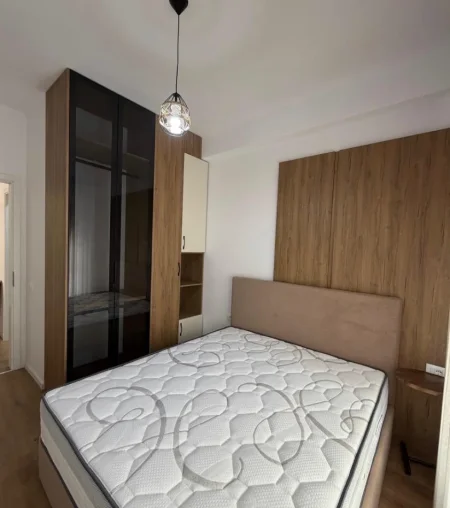 Tirane, jepet me qera apartament 1+1+Ballkon Kati 6, 50 m² 450 € (Kompleksi Kadiu)