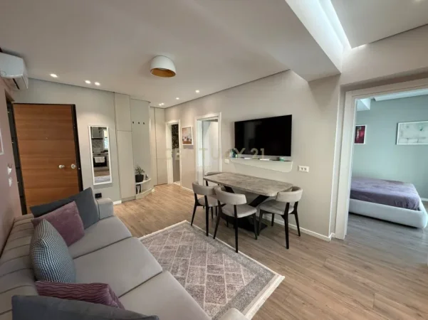 Tirane, jepet me qera apartament 2+1 Kati 6, 60 m² Bllok 1000 euro