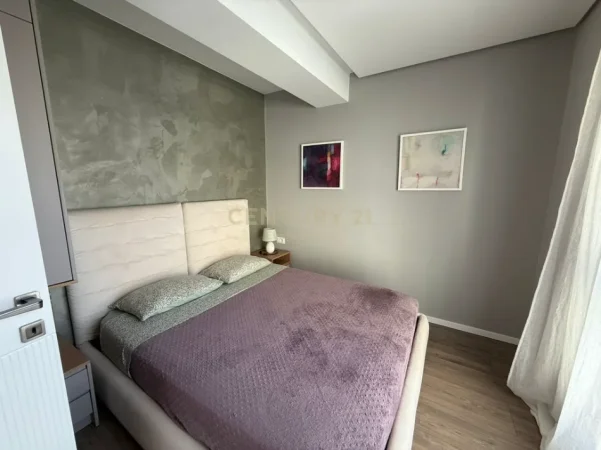 Tirane, jepet me qera apartament 2+1 Kati 6, 60 m² Bllok 1000 euro