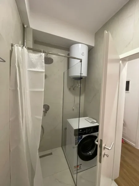 Tirane, jepet me qera 1+1+Ballkon Kati 3, 65 m² 400 € 