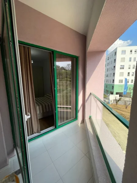 Tirane, jepet me qera 1+1+Ballkon Kati 3, 65 m² 400 € 