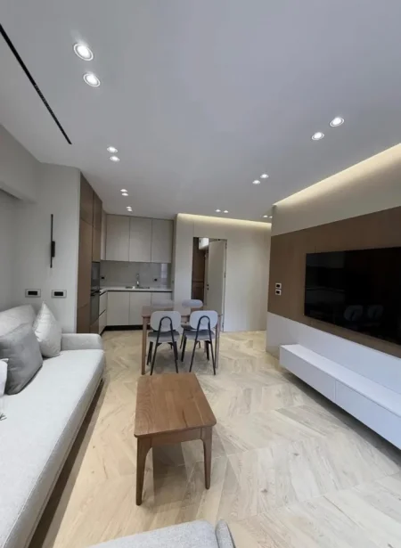 Tirane, jepet me qera apartament 1+1 Kati 4, (myslym shyri)