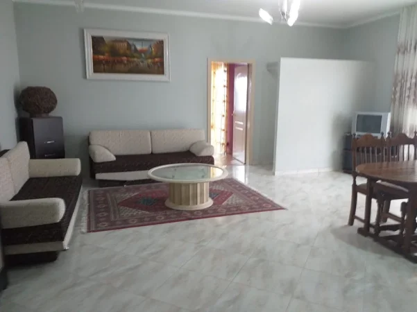 Tirane, jepet me qera apartament 1+1+Ballkon , 82 m² 350 € (Kodra e Priftit)