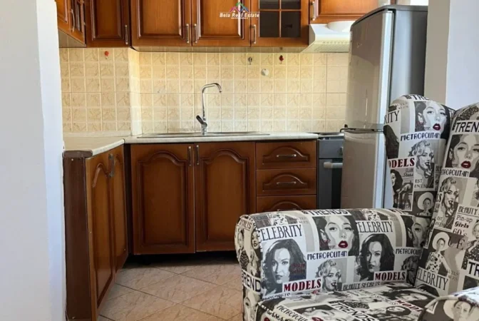 Tirane, jepet me qera apartament 1+1+Ballkon Kati 4, 55 m² 420 € (xhanfize keko)