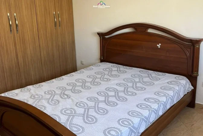 Tirane, jepet me qera apartament 1+1+Ballkon Kati 4, 55 m² 420 € (xhanfize keko)