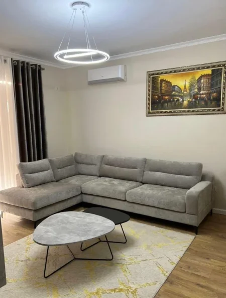 Tirane, jepet me qera apartament 2+1 Kati 2, 80 m² 800 € (Rruga Gramoz Pashko)