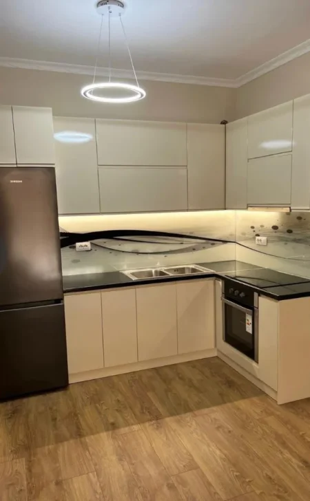 Tirane, jepet me qera apartament 2+1 Kati 2, 80 m² 800 € (Rruga Gramoz Pashko)