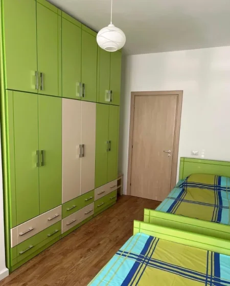 Tirane, jepet me qera apartament 2+1 Kati 2, 80 m² 800 € (Rruga Gramoz Pashko)