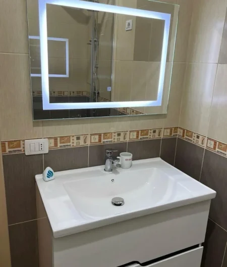 Tirane, jepet me qera apartament 2+1 Kati 2, 80 m² 800 € (Rruga Gramoz Pashko)