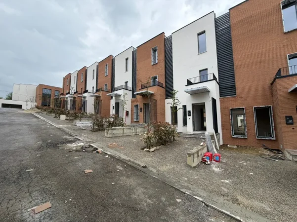 Shqiperi, shitet apartament duplex Dublex , 193 m² (teg)