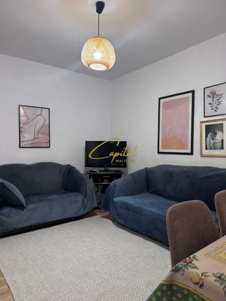 Tirane, jepet me qera apartament 1+1 Kati 3, 57 m² 380 € (RRUGA NAIM FRASHERI)