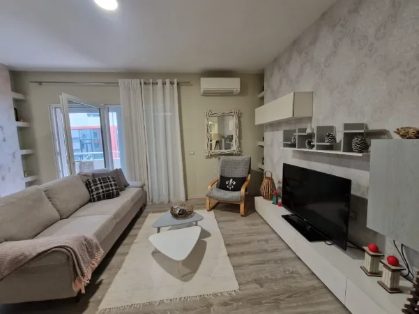 Tirane, jepet me qera apartament 2+1+Ballkon Kati 1, 98 m² 670 € (Kodra e Diellit)