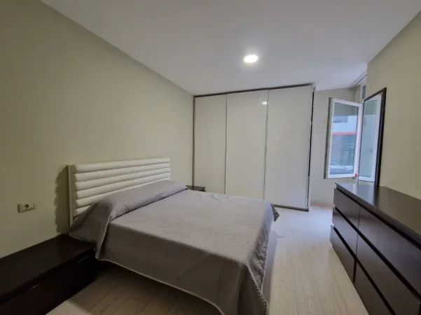 Tirane, jepet me qera apartament 2+1+Ballkon Kati 1, 98 m² 670 € (Kodra e Diellit)