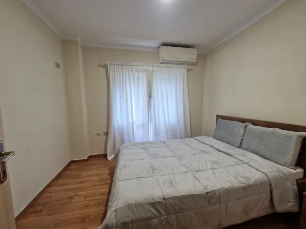 Tirane, jepet me qera apartament 2+1+Ballkon Kati 1, 98 m² 670 € (Kodra e Diellit)