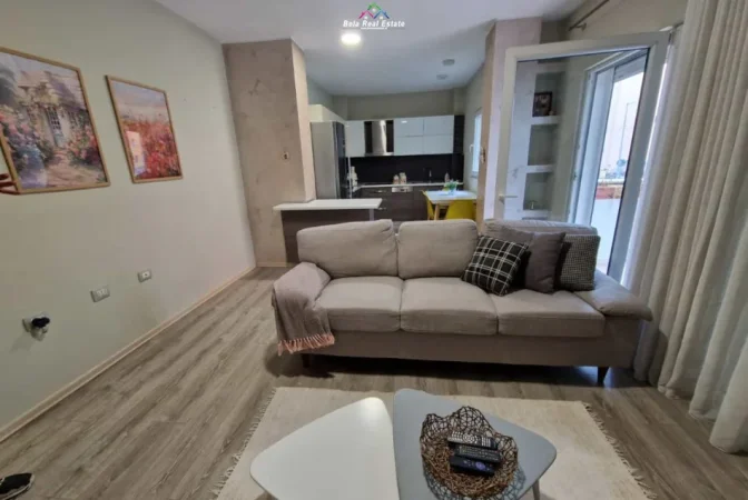 Tirane, jepet me qera apartament 2+1 Kati 1, 98 m² 670 € (KODRA E DIELLIT)