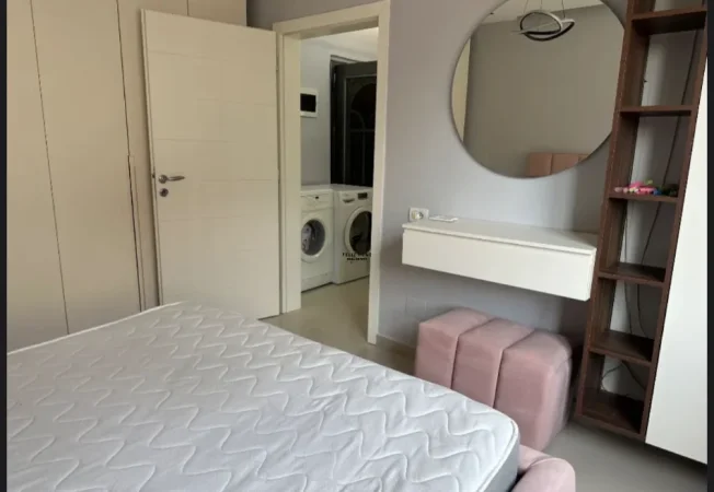 Tirane, jepet me qera apartament 1+1 Kati 3, 65 m² 500 € (ISH PARKU)