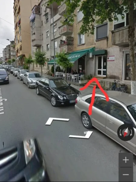 Tirane, jepet me qera ambjent biznesi , 11 m² (Rruga mine peza perball rossman lales)0697099654
