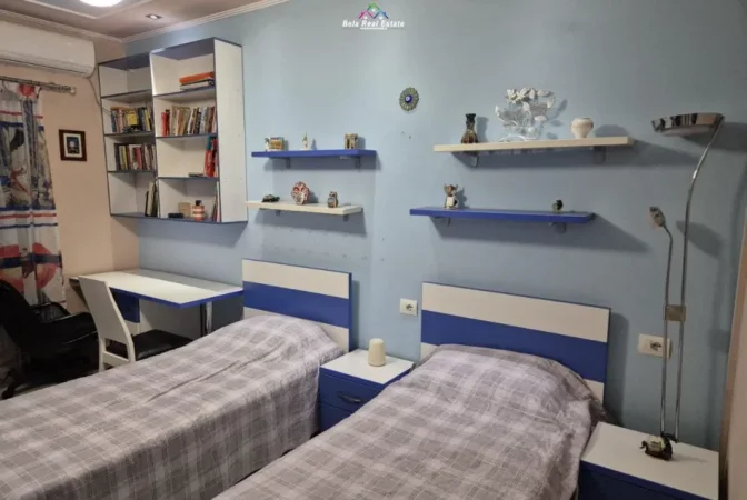 Tirane, jepet me qera apartament 2+1 Kati 6, 90 m² 670 € (Rruga Petro Nini Luarasi)