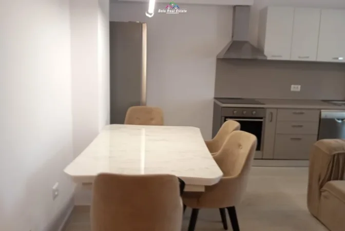 Tirane, jepet me qera apartament 2+1 , 80 m² 700 € (dritan hoxha)