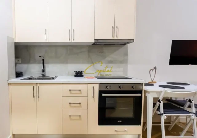 Tirane, jepet me qera apartament 1+1 Kati 2, 50 m² 650 € (ZOGU I ZI)