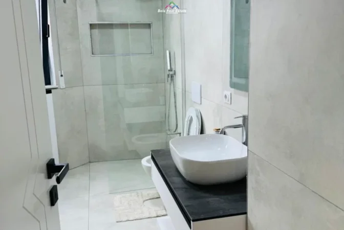 Tirane, jepet me qera apartament 2+1 Kati 6, 120 m² 1.300 € (Rruga e durresit)