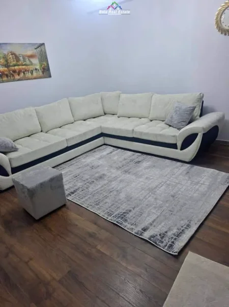 Tirane, jepet me qera apartament 2+1 Kati 4, 100 m² 520 € (sokrat miho)