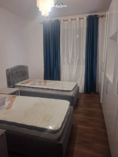 Tirane, jepet me qera apartament 2+1 Kati 4, 100 m² 520 € (sokrat miho)