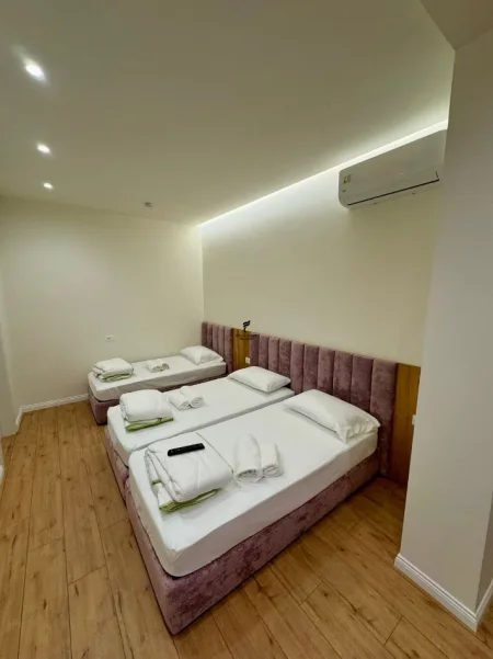 Tirane, jepet me qera hotel , 300 m² 10.000 € (9 KATESHET)