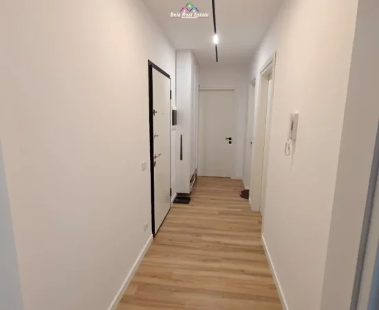 Tirane, shes apartament 2+1 Kati 8, 96 m² 145.000 € (univers city)
