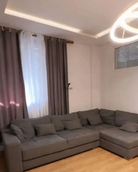 Tirane, jepet me qera apartament 1+1 Kati 0, 65 m² 550 € (LIQENI I THATE)