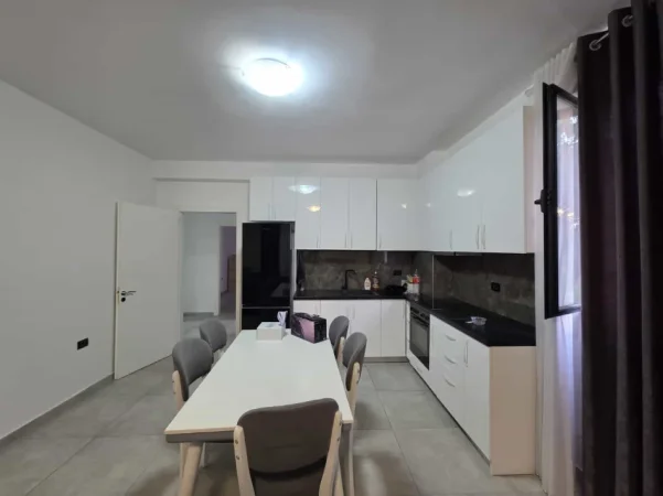 Tirane, shes apartament 2+1 Kati 2, 115 m² 169.000 € (shkoze)